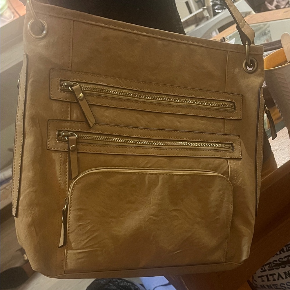 Elegant Tan Shoulder Bag